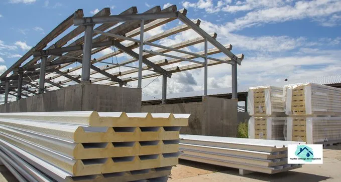 Tejados de Panel Sándwich en Santiago